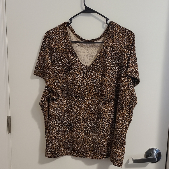 Old Navy Brown Leopard Print V-Neck Blouse Women's Size 3X Pre-Owned Casual - Picture 1 of 8